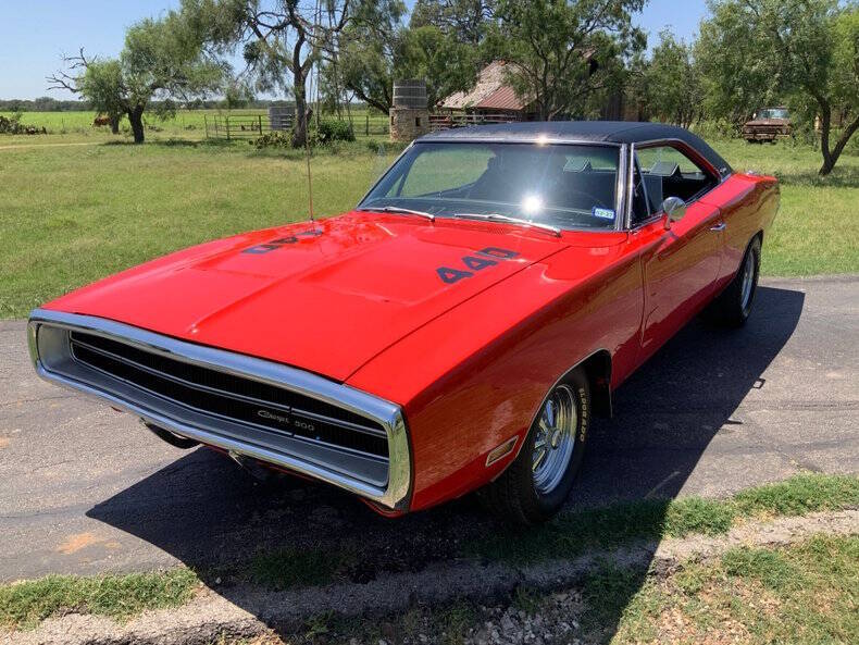 Dodge-Charger-1970-Red-Black Dodge-Charger-1970-Red-Black