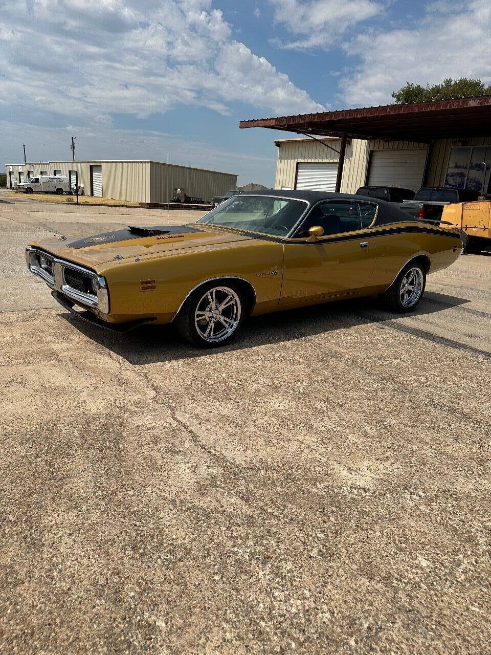 Dodge-Charger-1971-Gold-Tan