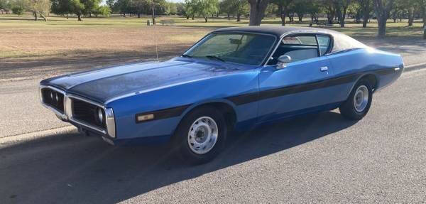 Dodge-Charger-1972-BlueBlack-Vinyl-Top