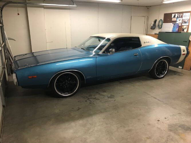 Dodge-Charger-1972-Ocean-BlueWhite-Vinyl-Top