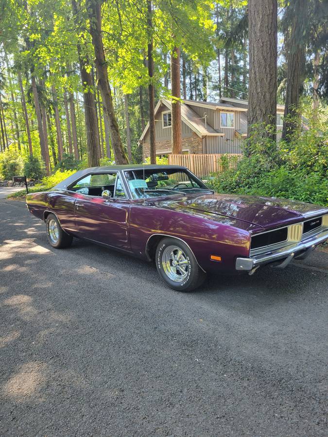Dodge-Charger-se-1969-purple