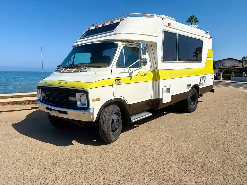 Dodge-Chinook-18ft-camper-van-1978