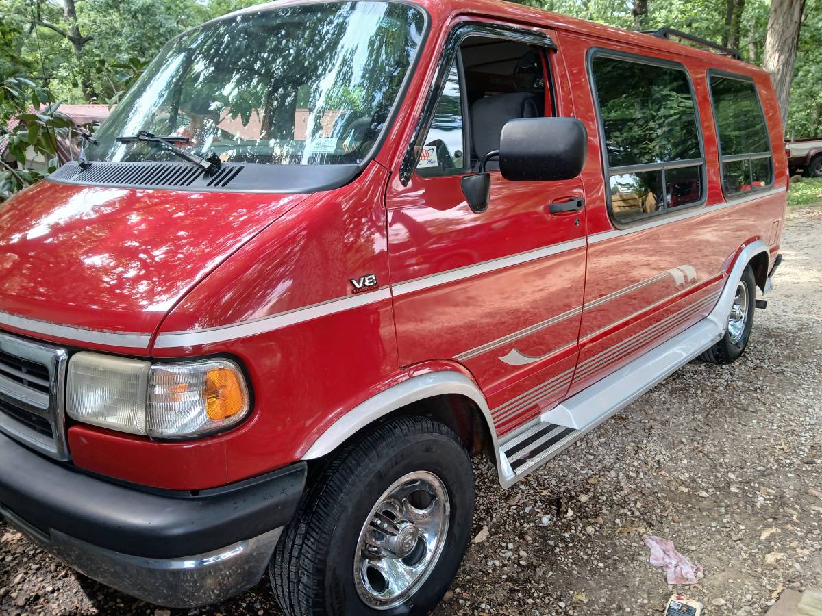 Dodge-Conversion-van-1995-red
