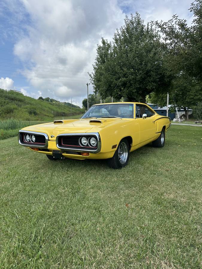 Dodge-Coronet-super-bee-1970-yellow
