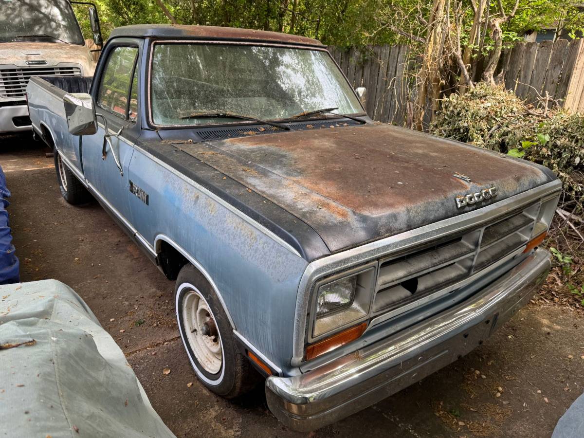 Dodge-D100-1987-blue