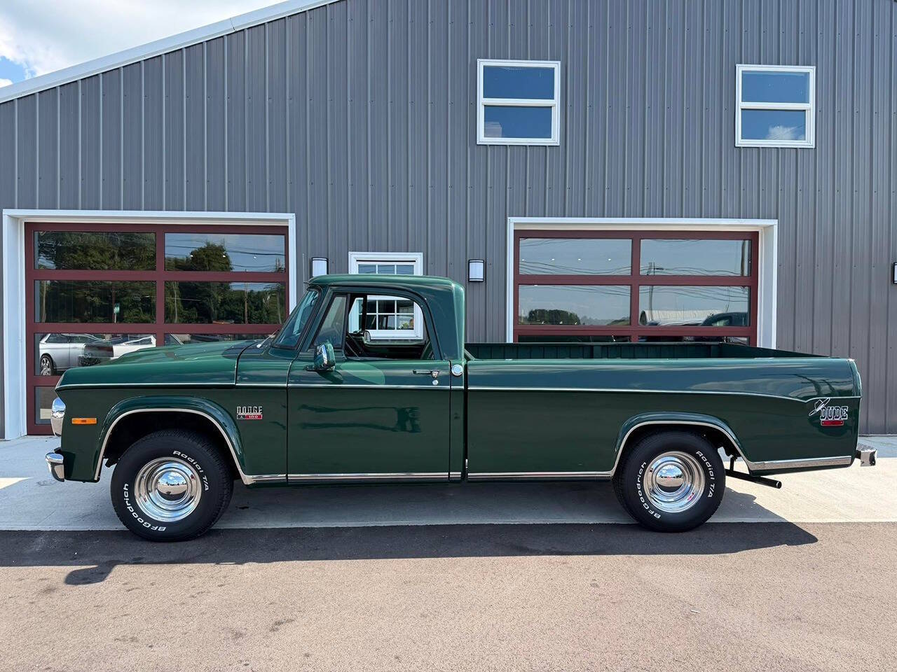 Dodge-D100-pickup-1970-Green