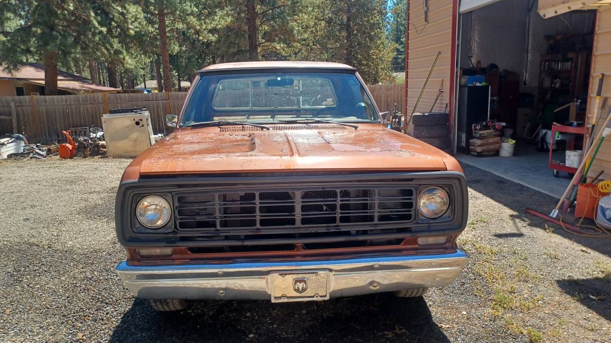 Dodge-D100-short-bed-1976-brown