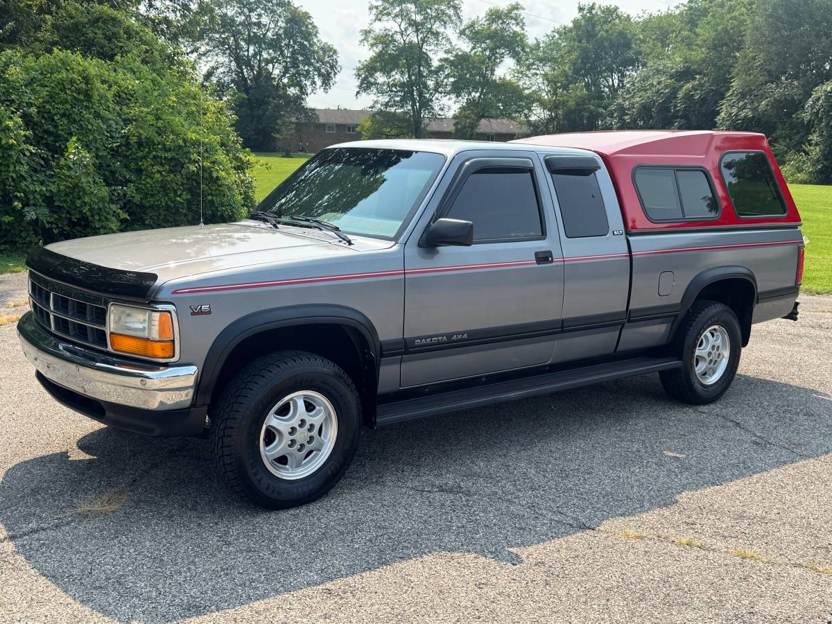 Dodge-Dakota-sportslt-1995-grey