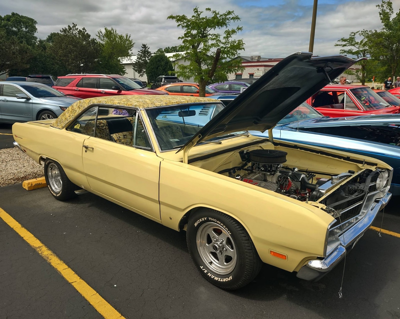 Dodge-Dart-1969-Coupe-Yellow