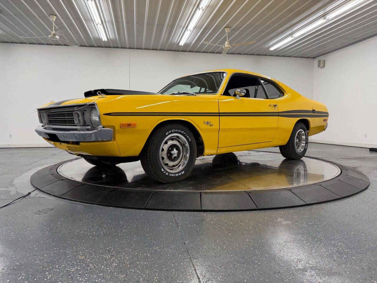 Dodge-Dart-1972-Yellow-Black