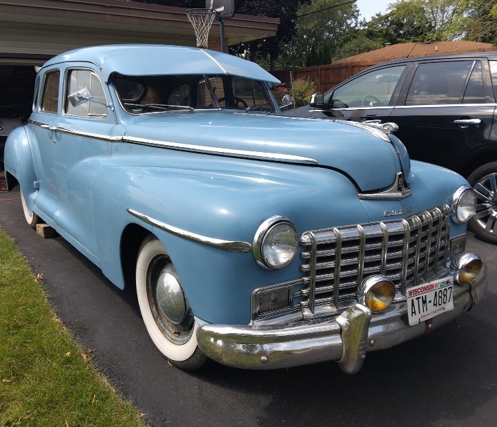 Dodge-Deluxe-D-24-1946-Sedan