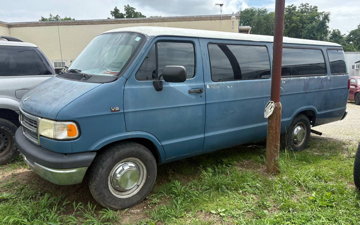 Dodge-Grand-caravan-1995-blue