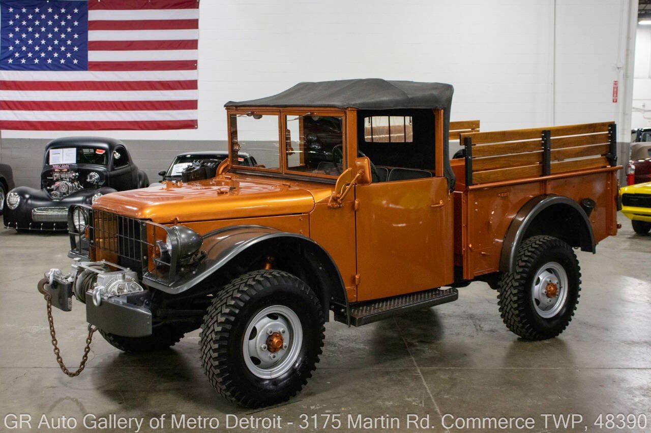 Dodge-M37-1953-Burnt-Orange-Metallic-Black