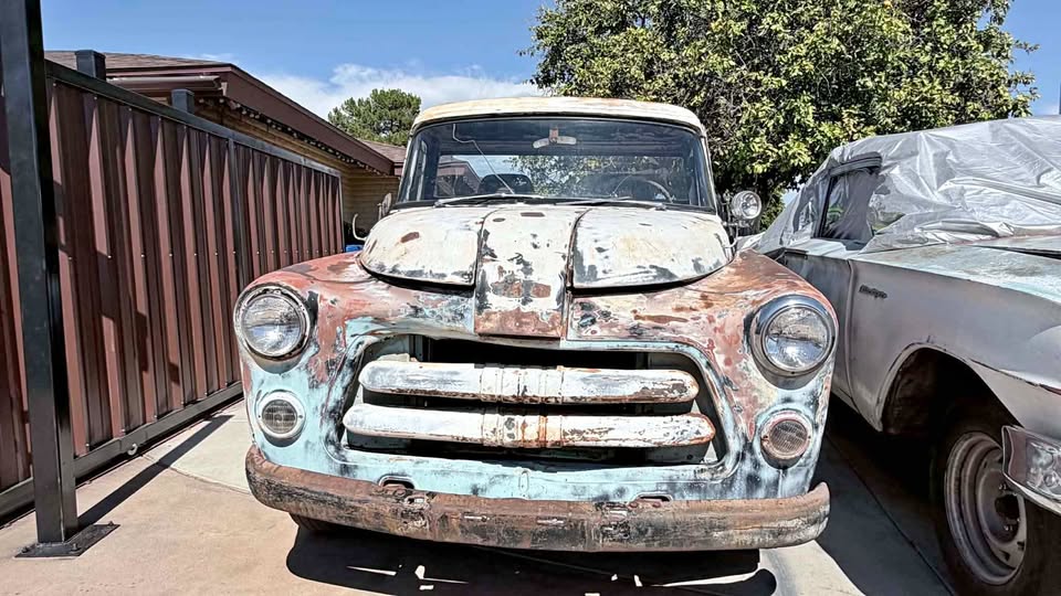 Dodge-Pickup-fargo-b100-1956