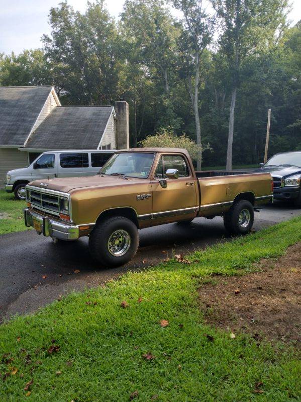 Dodge-Power-ram-1990-brown