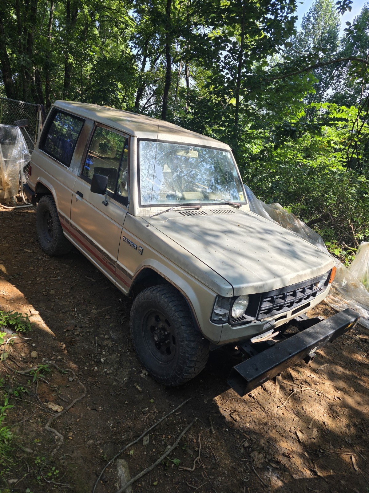 Dodge-Raider-1989-SUV-Tan