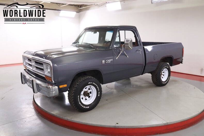 Dodge-Ram-150-1987-Gray-Burgundy
