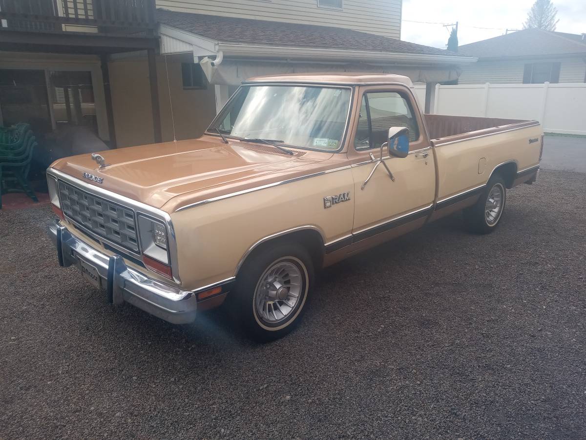 Dodge-Ram-1985