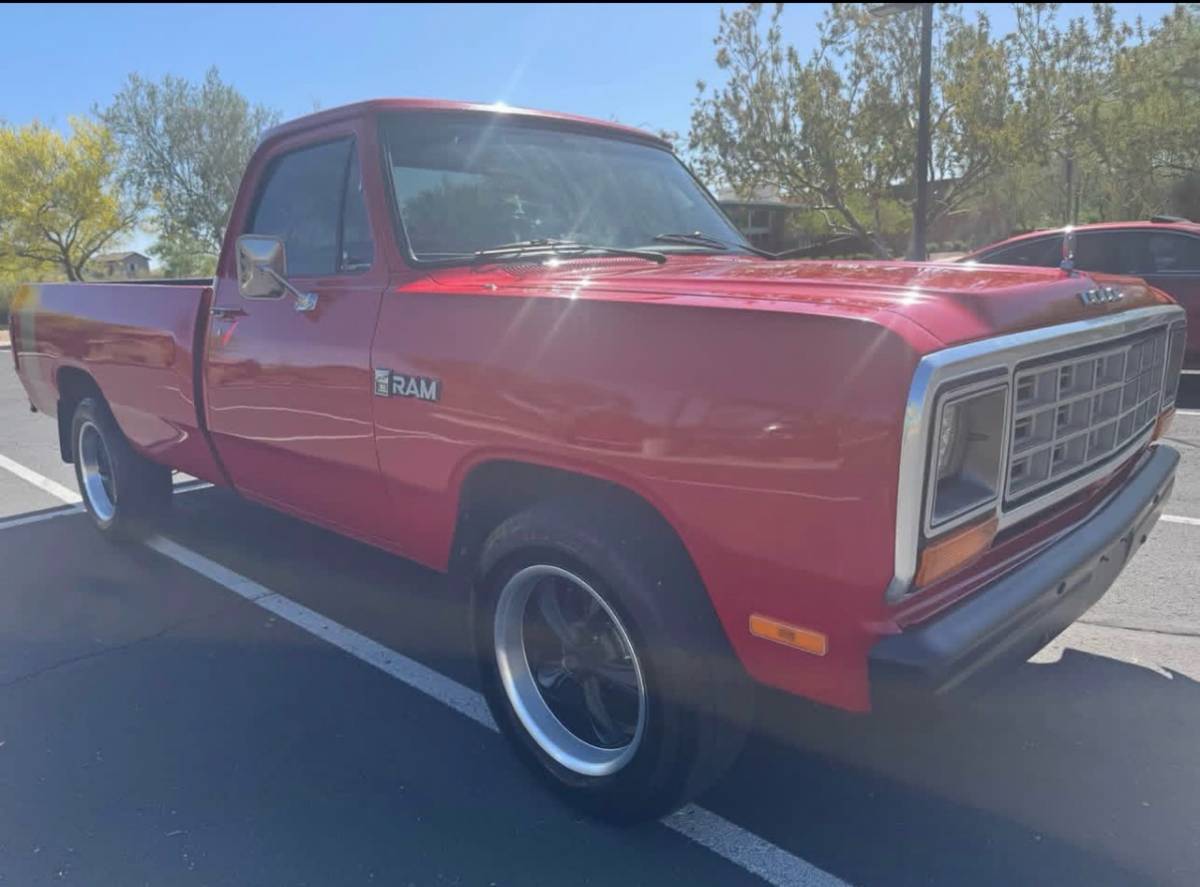 Dodge-Ram-1985-custom