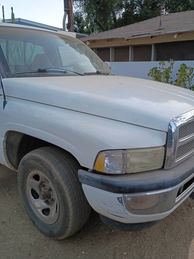 Dodge-Ram-1996-White