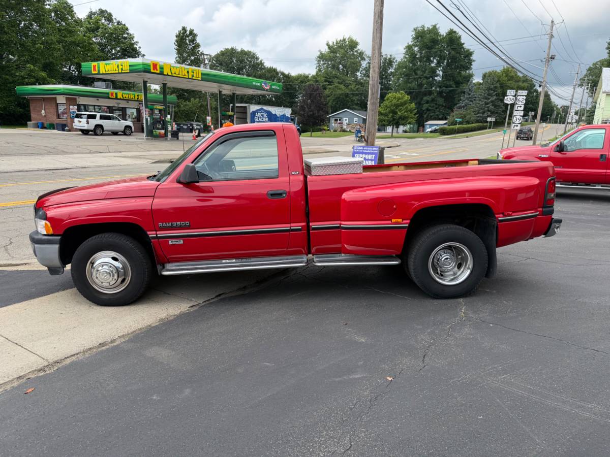 Dodge-Ram-3500-1996-red