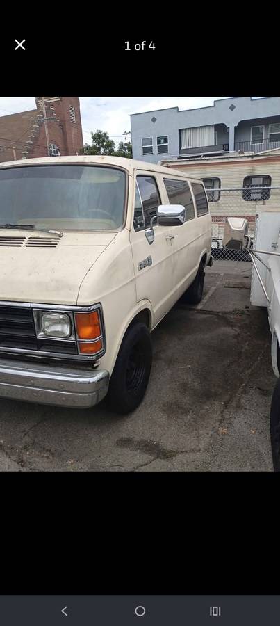Dodge-Ram-b150-1987