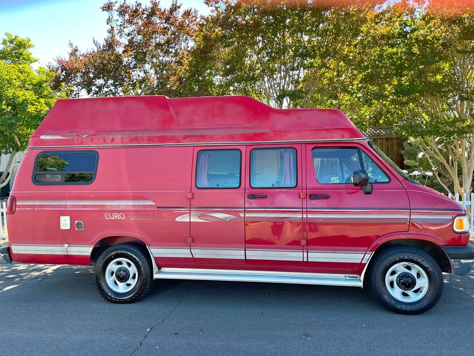 Dodge-Ram-b250-high-top-campervan-1994