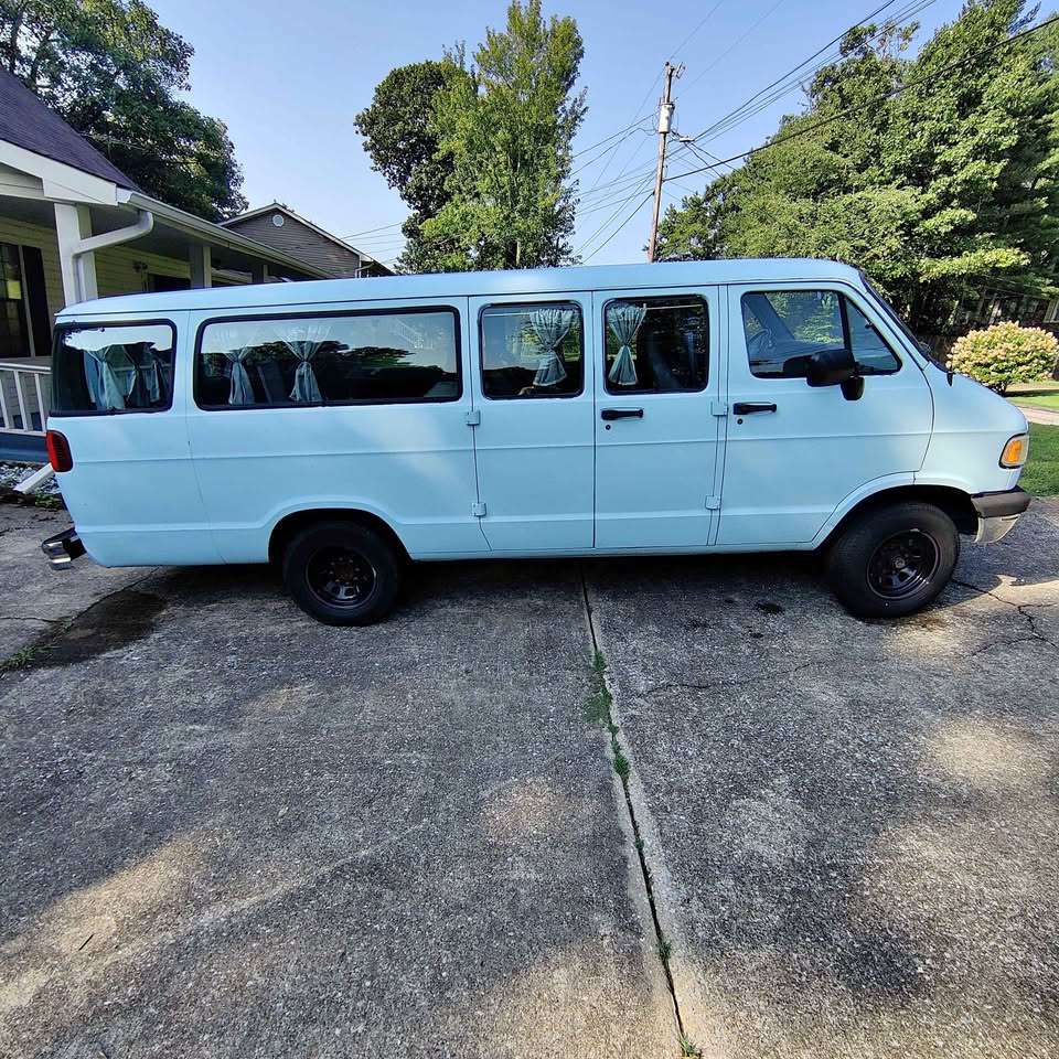 Dodge-Ram-campervan-1996