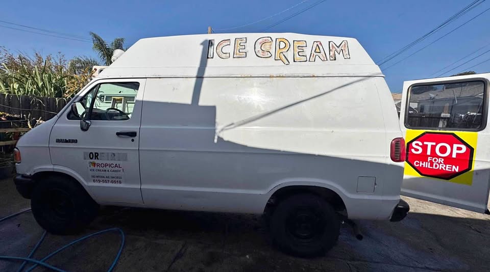 Dodge-Ram-van-1500-1994