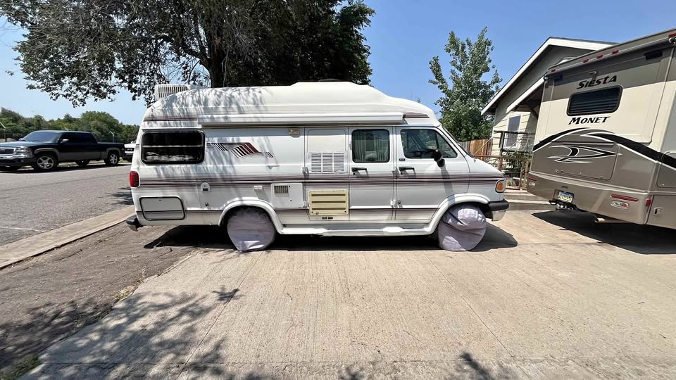 Dodge-Ram-van-1995
