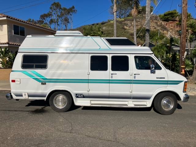 Dodge-Ram-van-350-1992-white