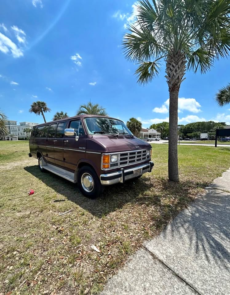Dodge-Ram-van-3500-1991