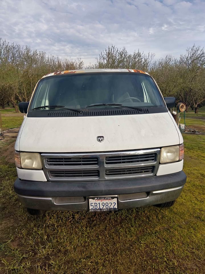 Dodge-Ram-van-3500-1995