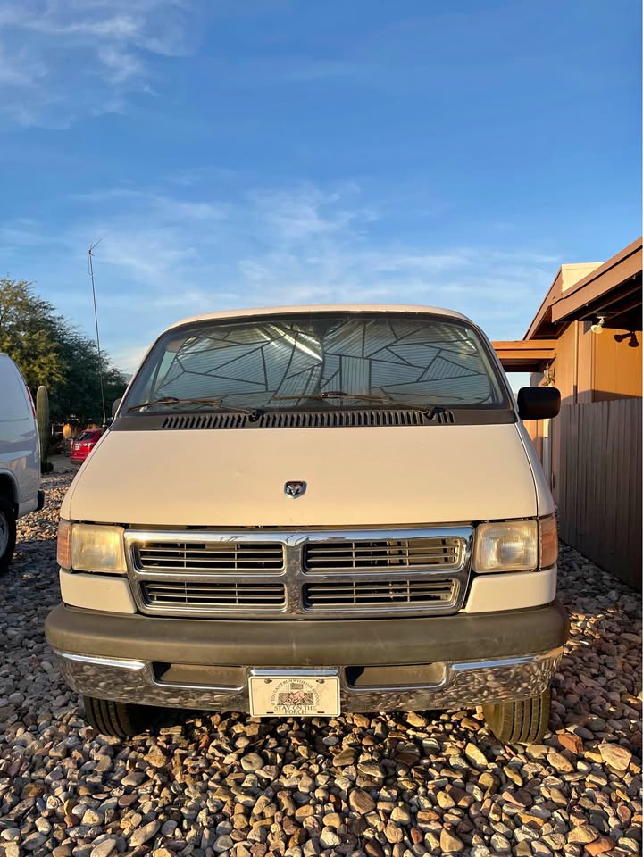 Dodge-Ram-van-3500-1996