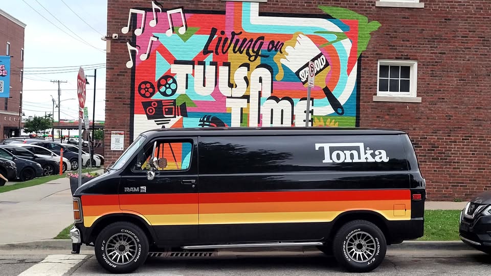 Dodge-Ram-van-b250-1985