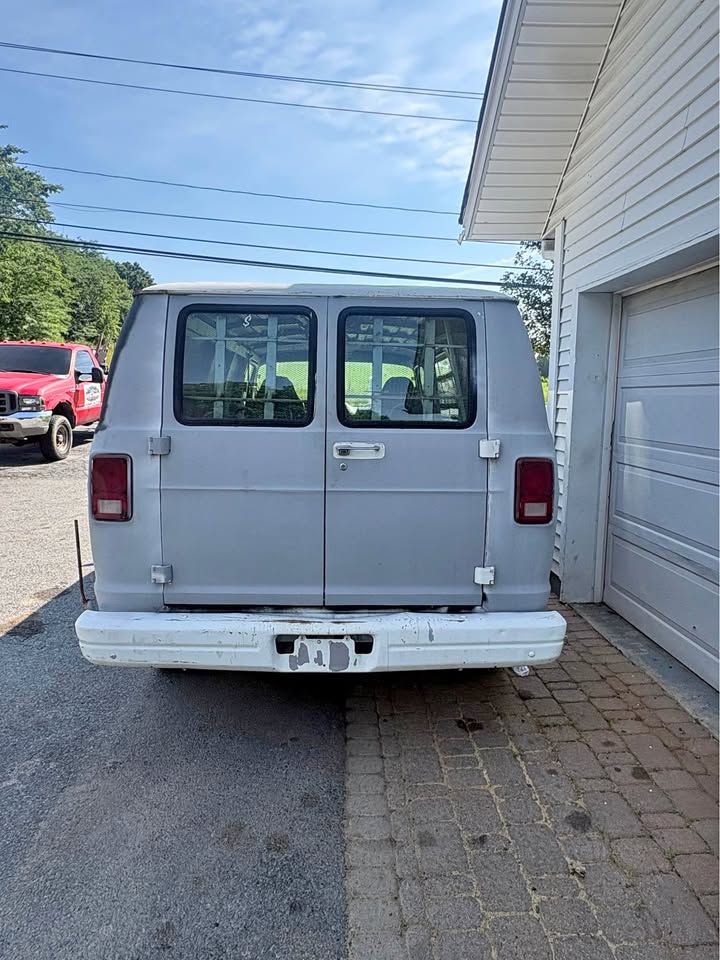 Dodge-Ram-van-b250-1992