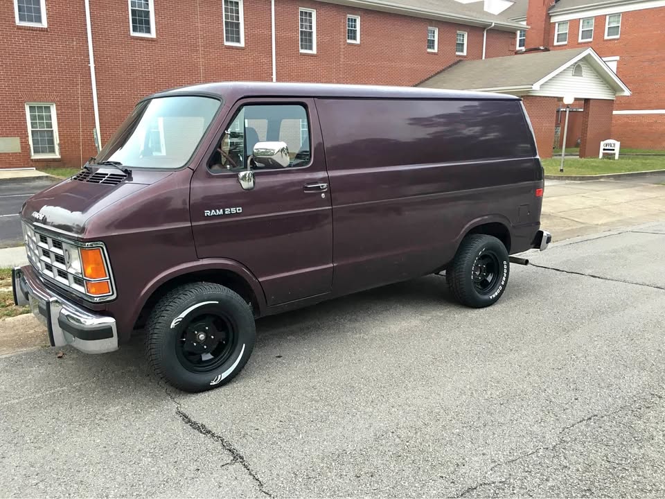 Dodge-Ram-van-b250-1993