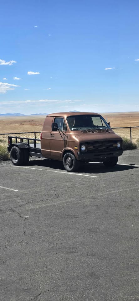 Dodge-Ram-van-b350-1973