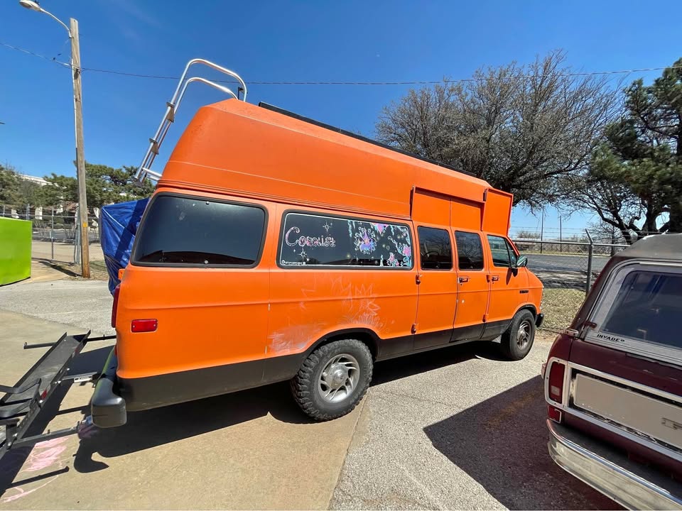 Dodge-Ram-van-b350-1993