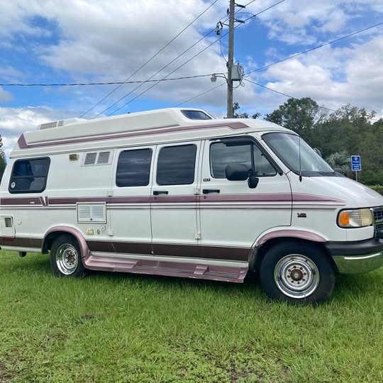 Dodge-Ram-van-b3500-1995
