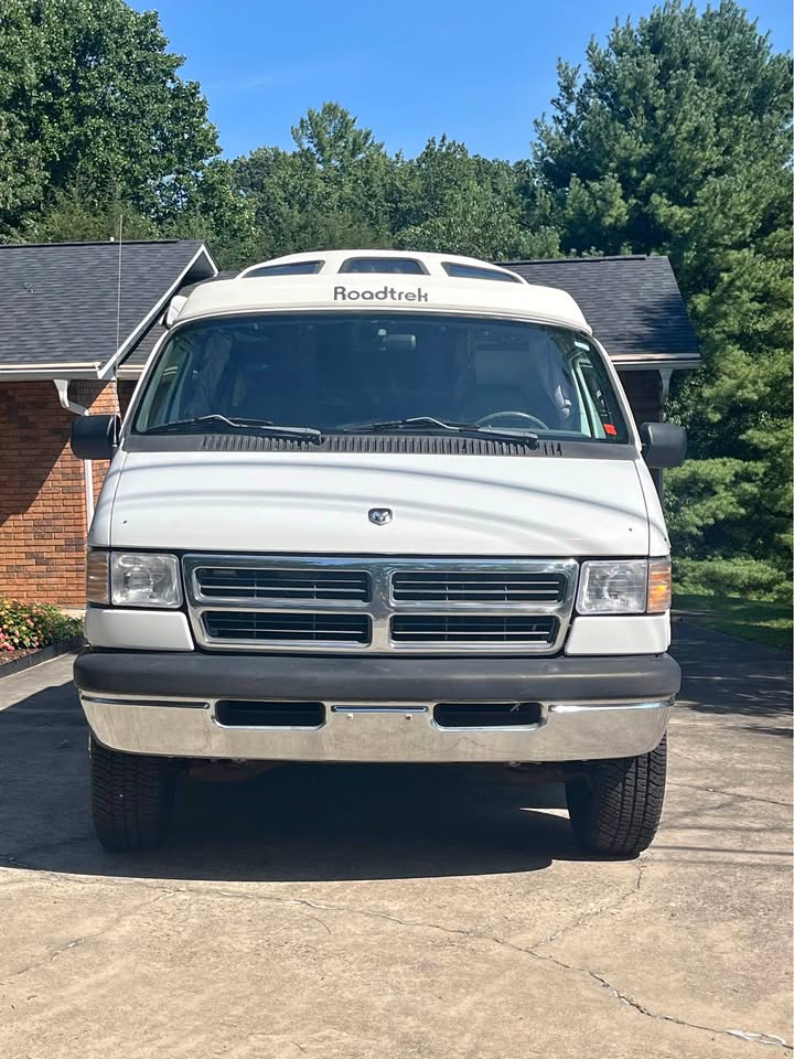 Dodge-Ram-van-roadtrek-1989