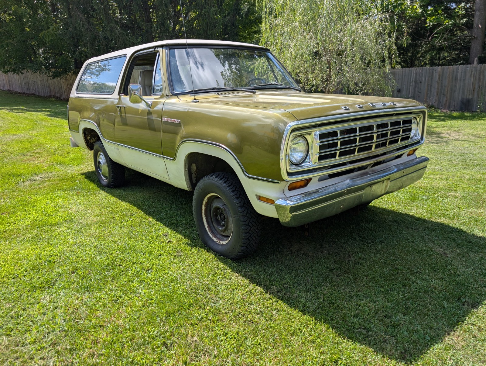 Dodge-Ramcharger-1974-SUV-Black