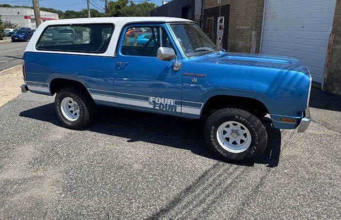 Dodge-Ramcharger-1975-Blue