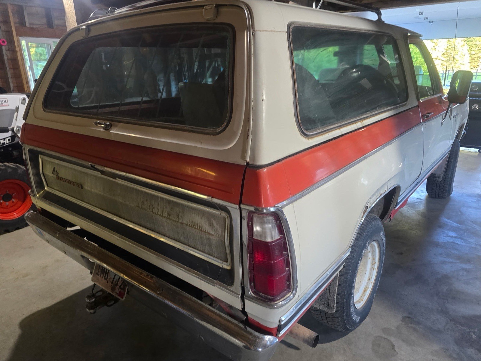 Dodge-Ramcharger-1977-SUV-Tan