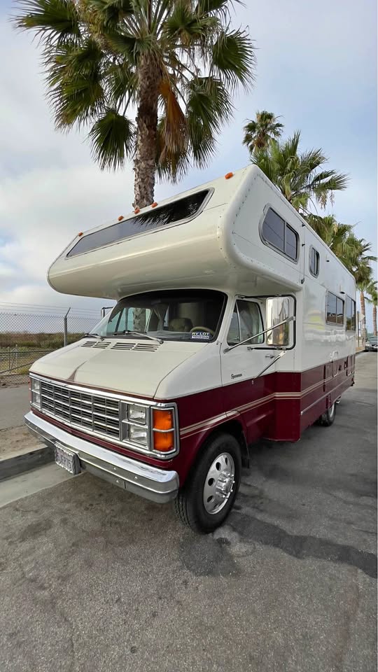 Dodge-Sportsman-van-b200-laze-daze-1978