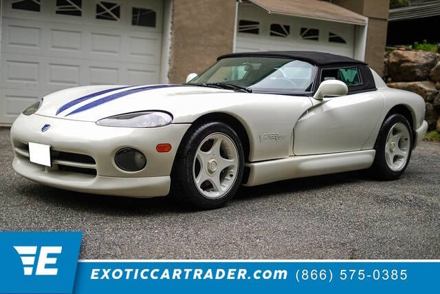 Dodge-Viper-1996-Stone-White-Black