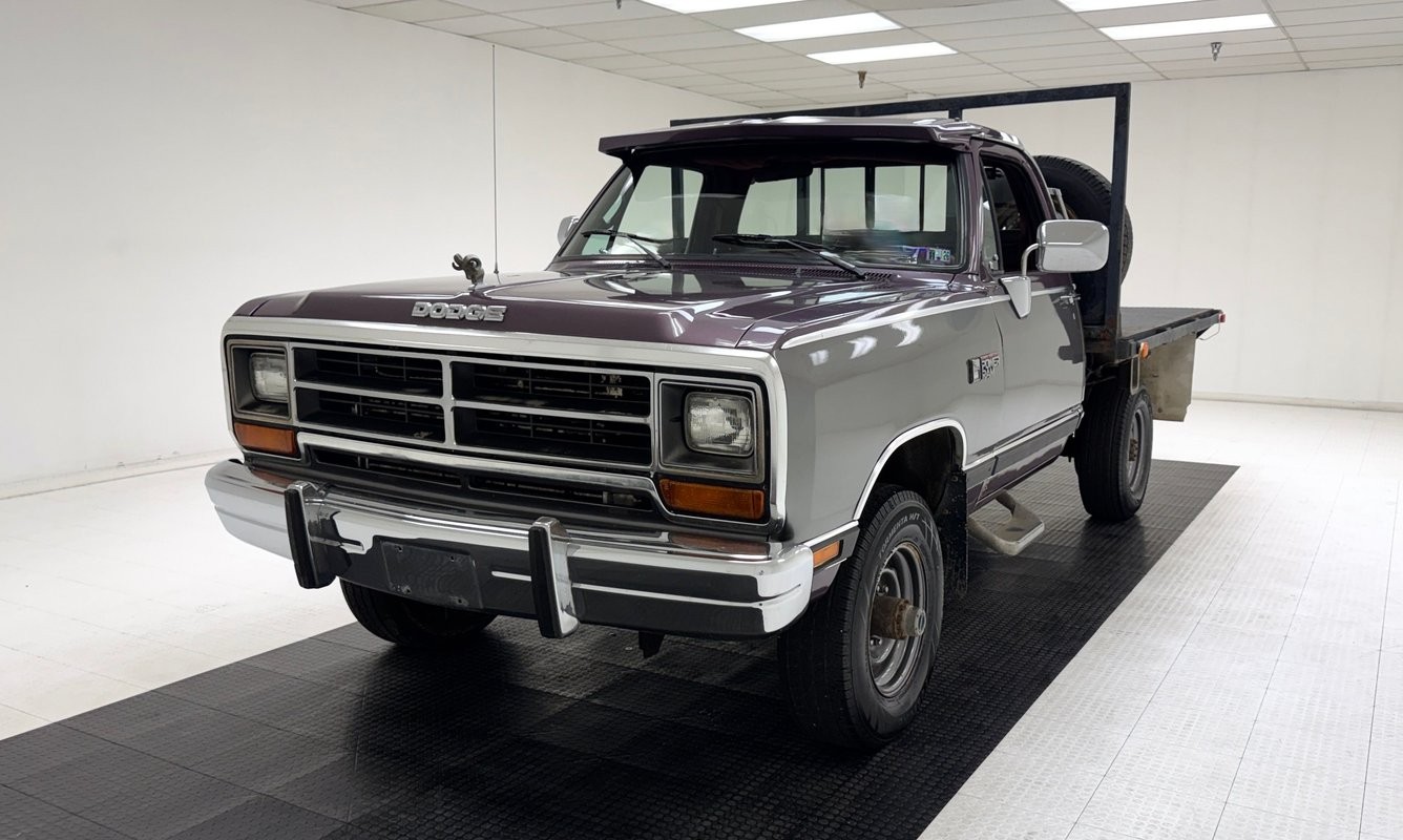 Dodge-W-Series-1989-Standard-Cab-Pickup-Red