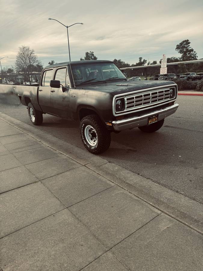 Dodge-W250-1975-Black