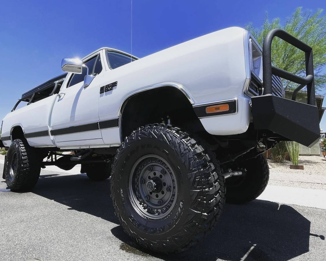Dodge-W350-1989-white