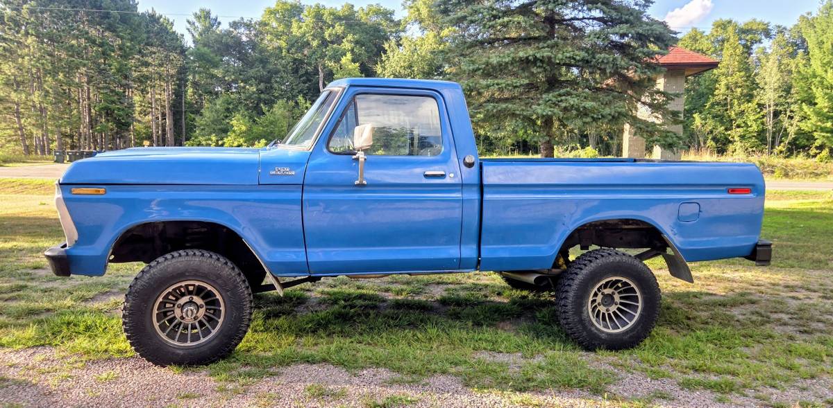 F150-custom-4x4-351m400-1977